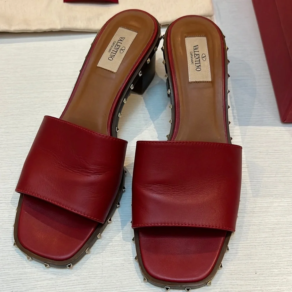 Valentino Garavani red rock stud slip on sandal - Picture 4 of 10